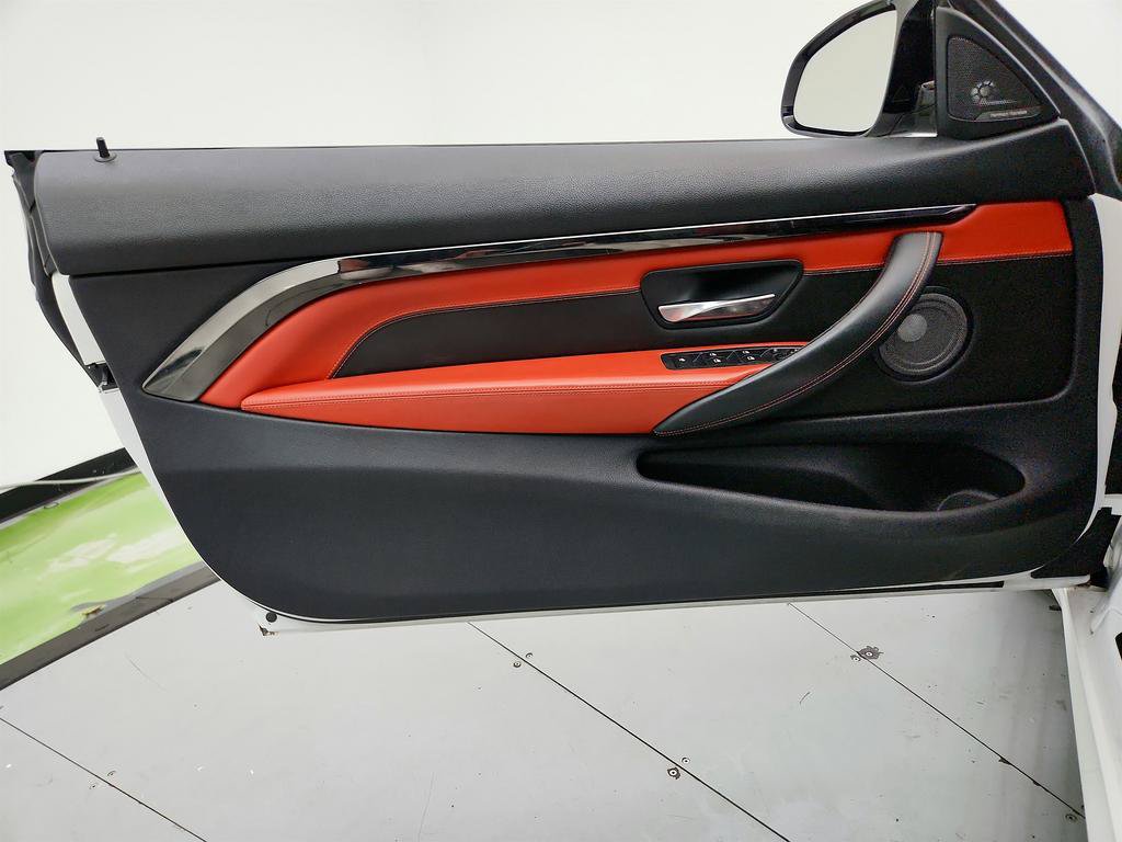 Used 2016 BMW M4 Convertible RWD image 21