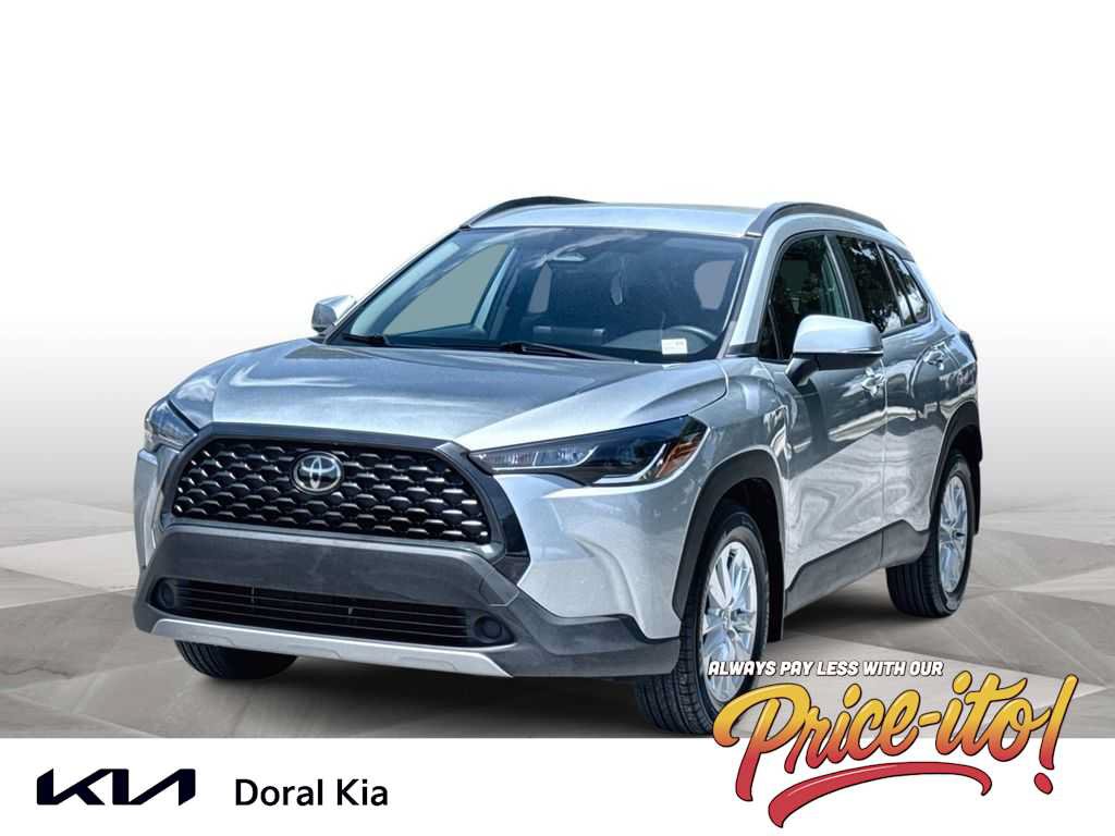 Used 2024 Toyota Corolla Cross LE AWD/4WD image 1