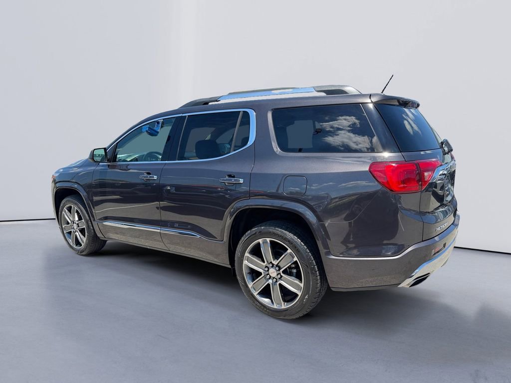 Used 2017 GMC Acadia Denali w/ Technology Package FWD image 5