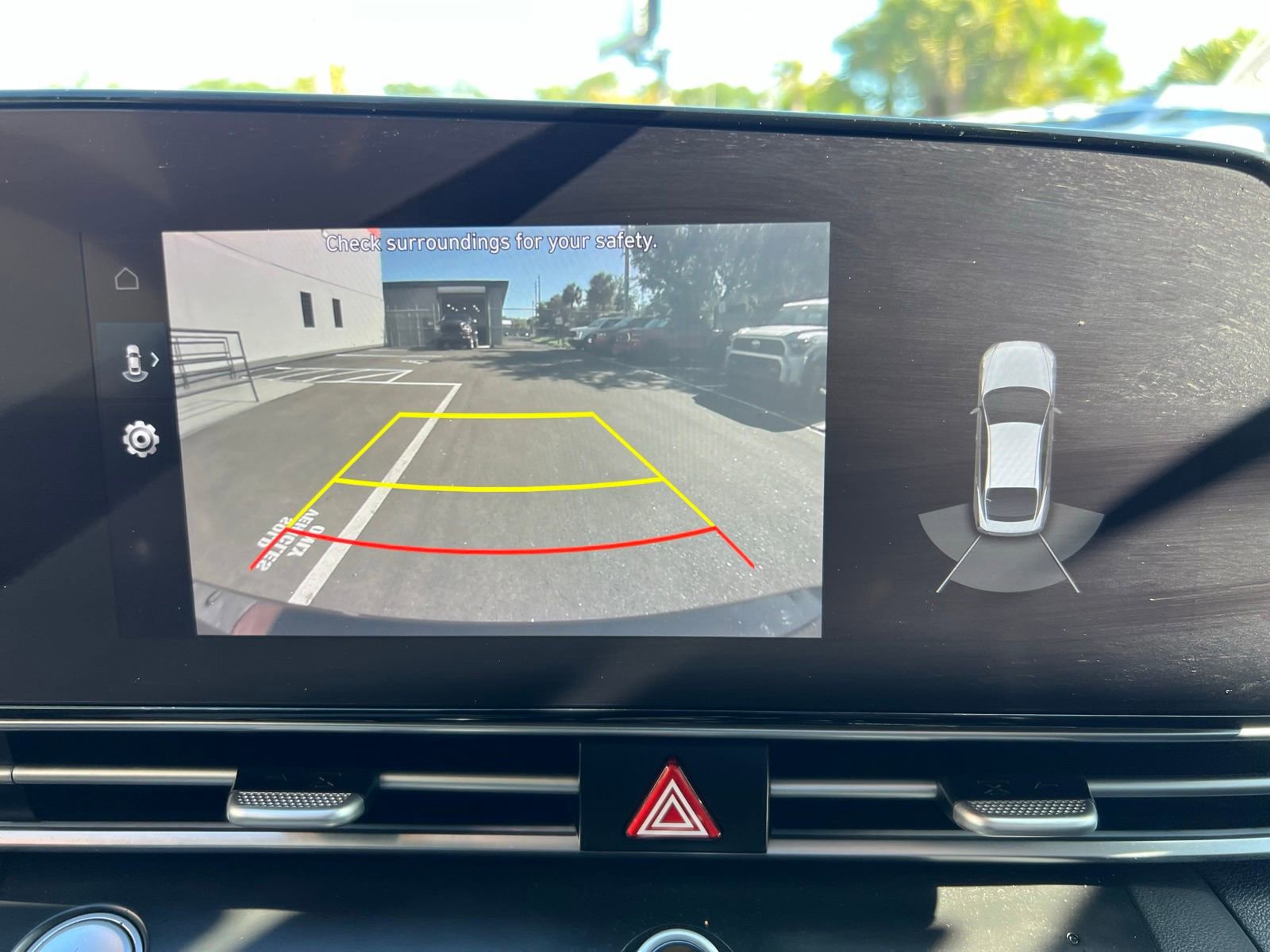 Used 2023 Hyundai Elantra Limited image 37