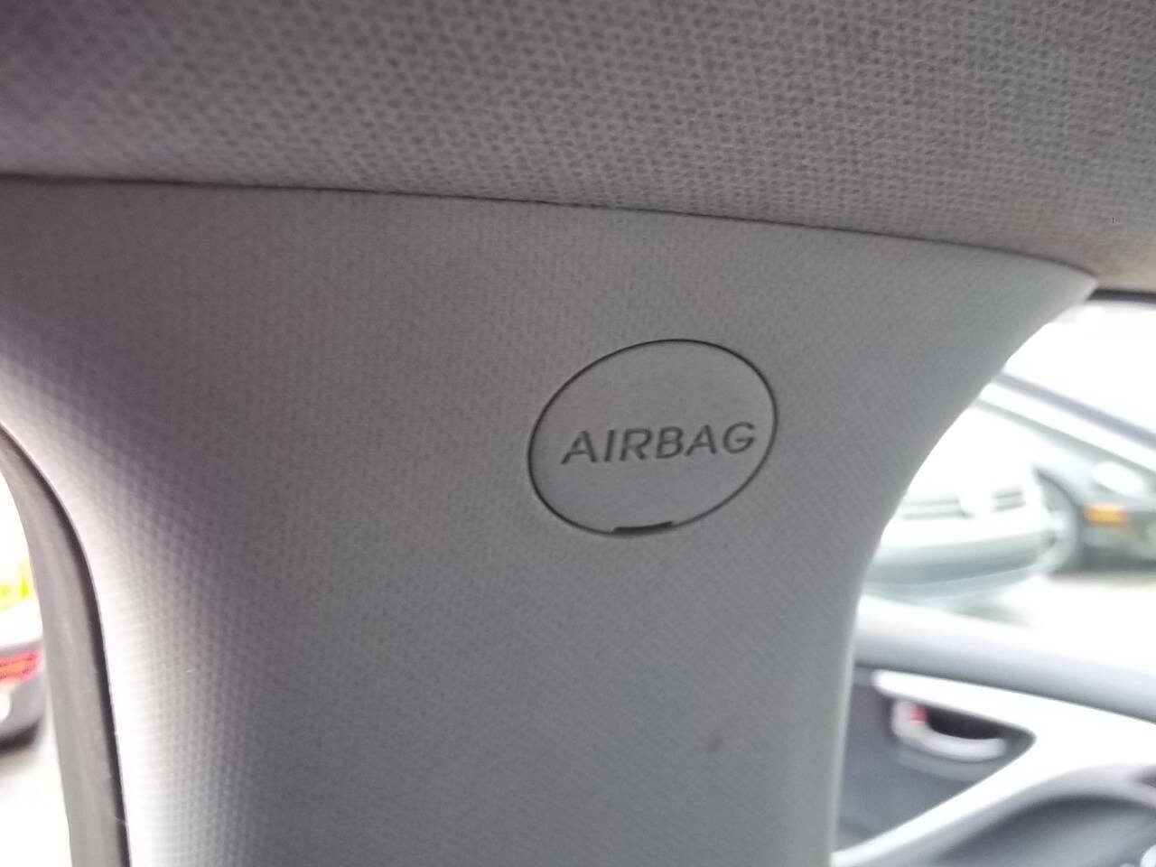 Used 2013 Hyundai Elantra Limited w/ Technology Pkg image 17