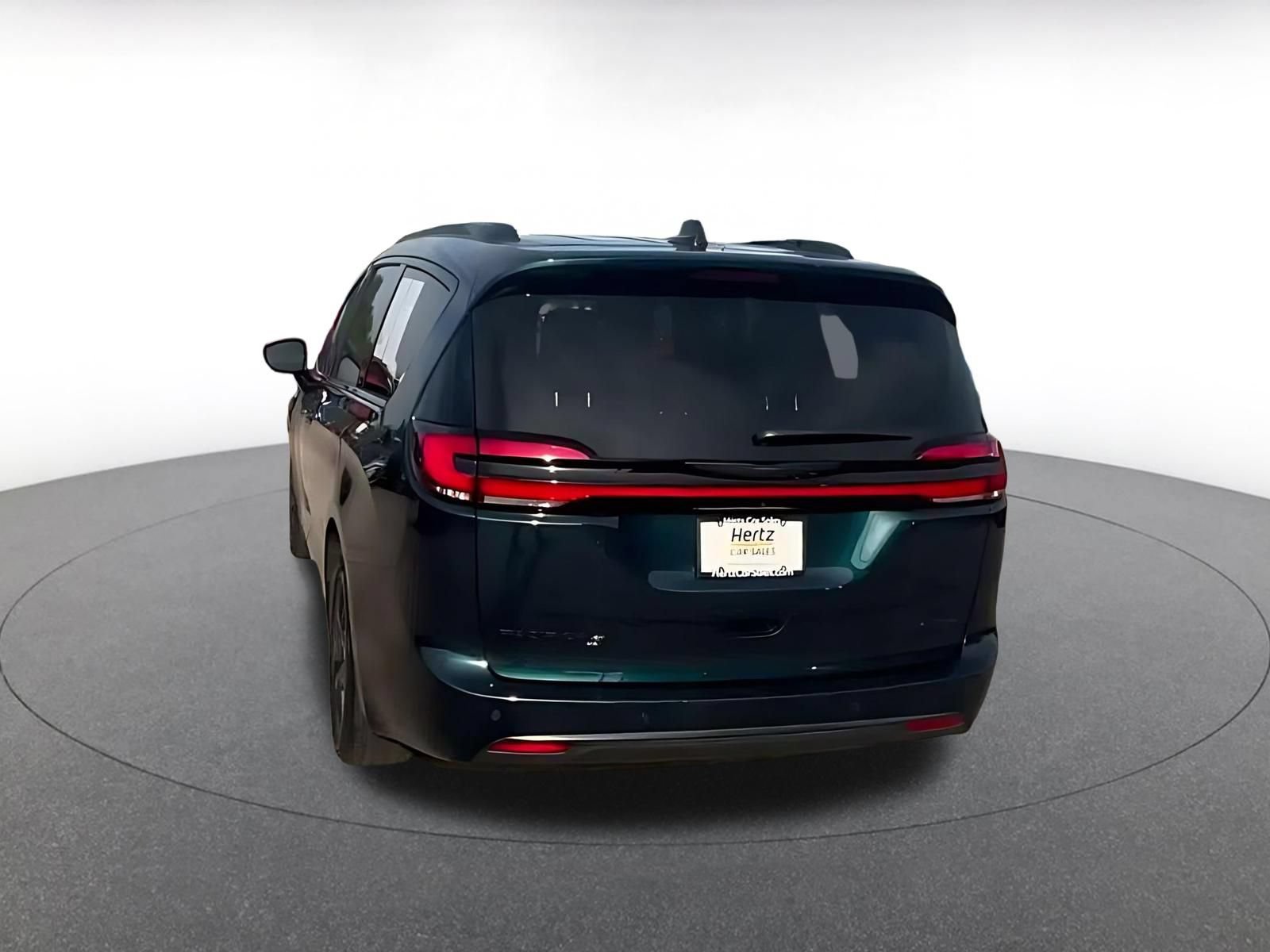 Used 2025 Chrysler Pacifica Limited FWD image 10