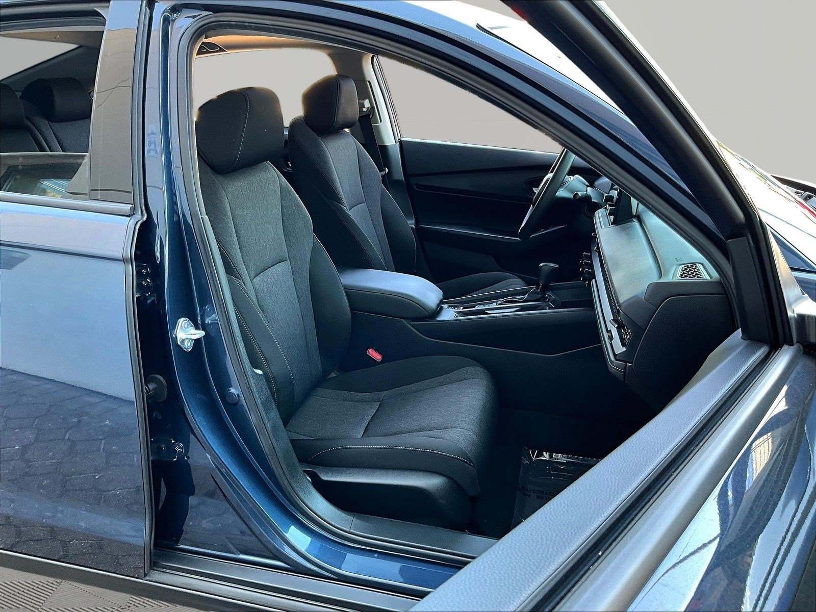 Used 2025 Honda Accord SE image 27