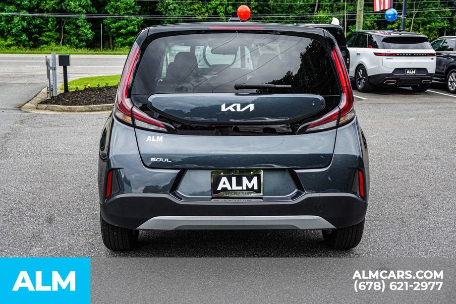 Used 2025 Kia Soul LX w/ LX Technology Package FWD image 10