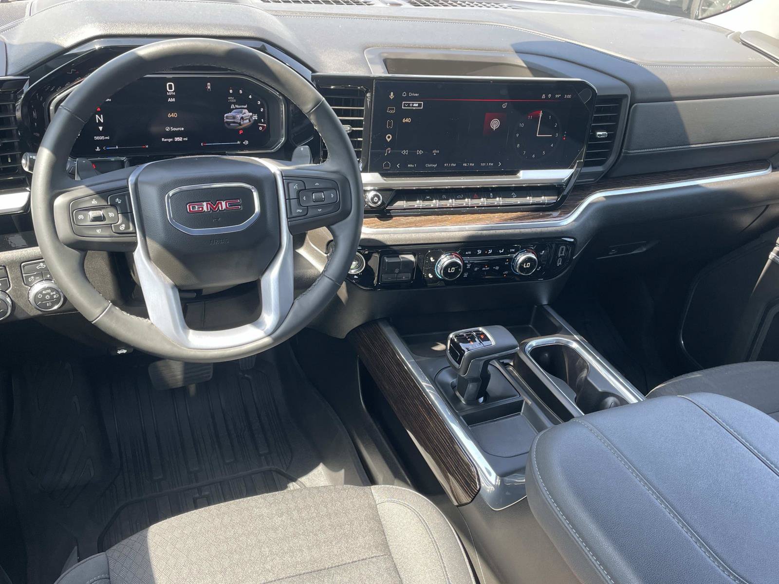 Used 2026 GMC Sierra 1500 Elevation AWD/4WD image 6