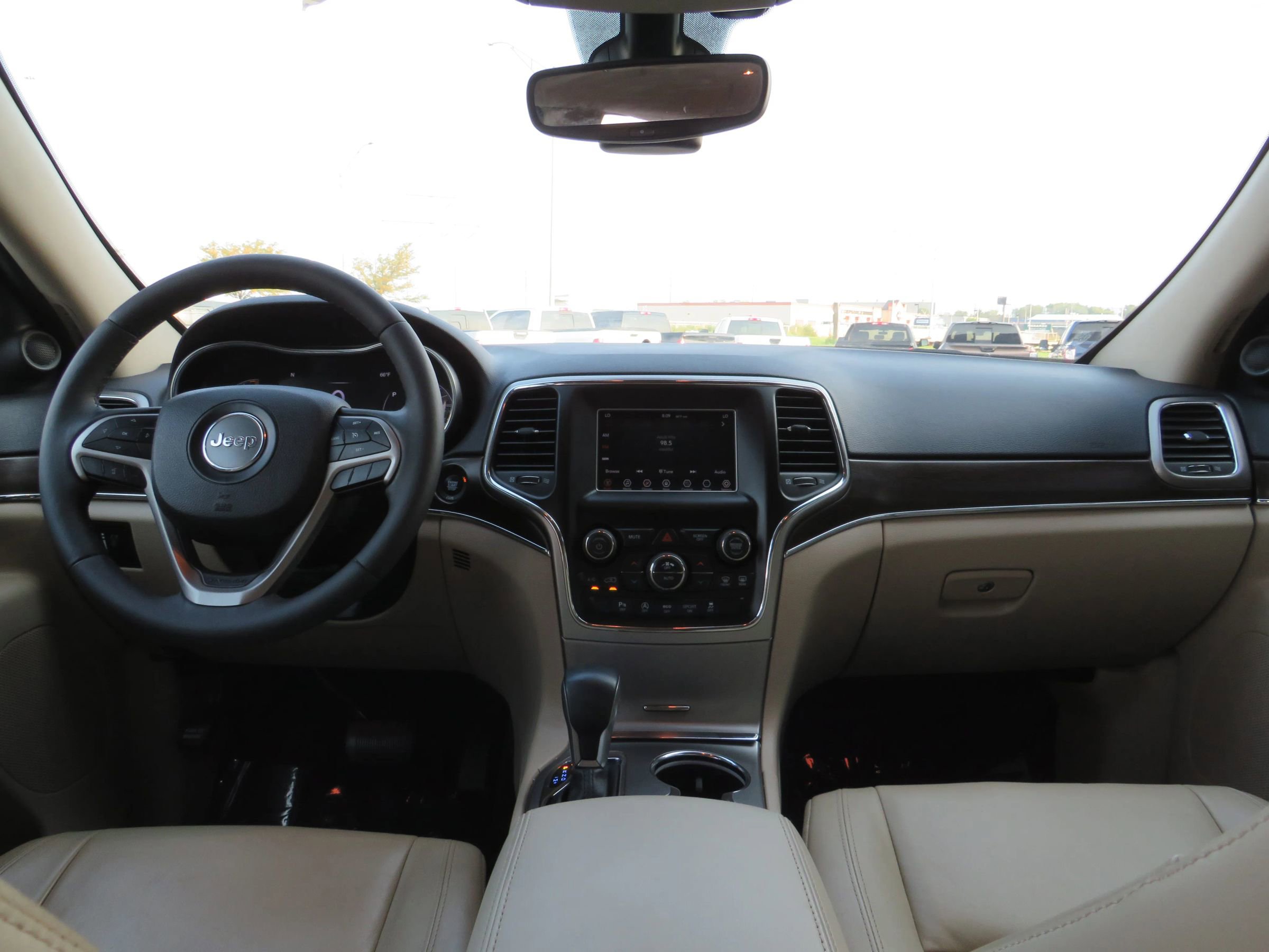 Used 2018 Jeep Grand Cherokee Limited image 11