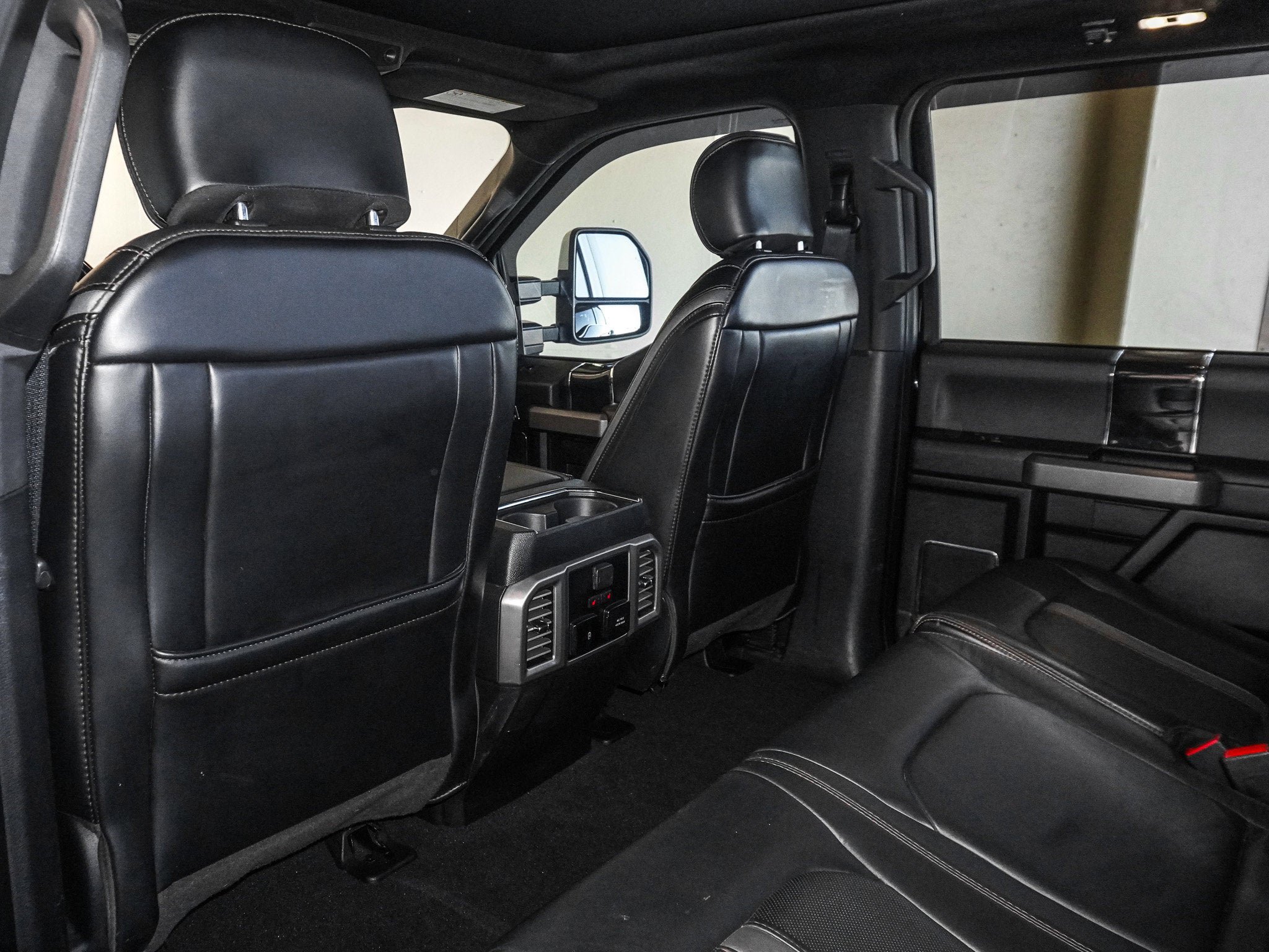 Used 2020 Ford F450 Platinum w/ FX4 Off-Road Package image 37