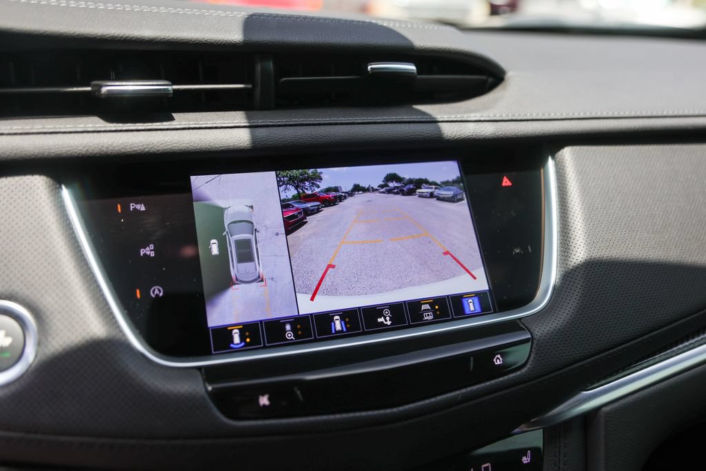 Used 2026 Cadillac XT5 Sportv w/ LPO, Onyx Lite Package AWD/4WD image 17
