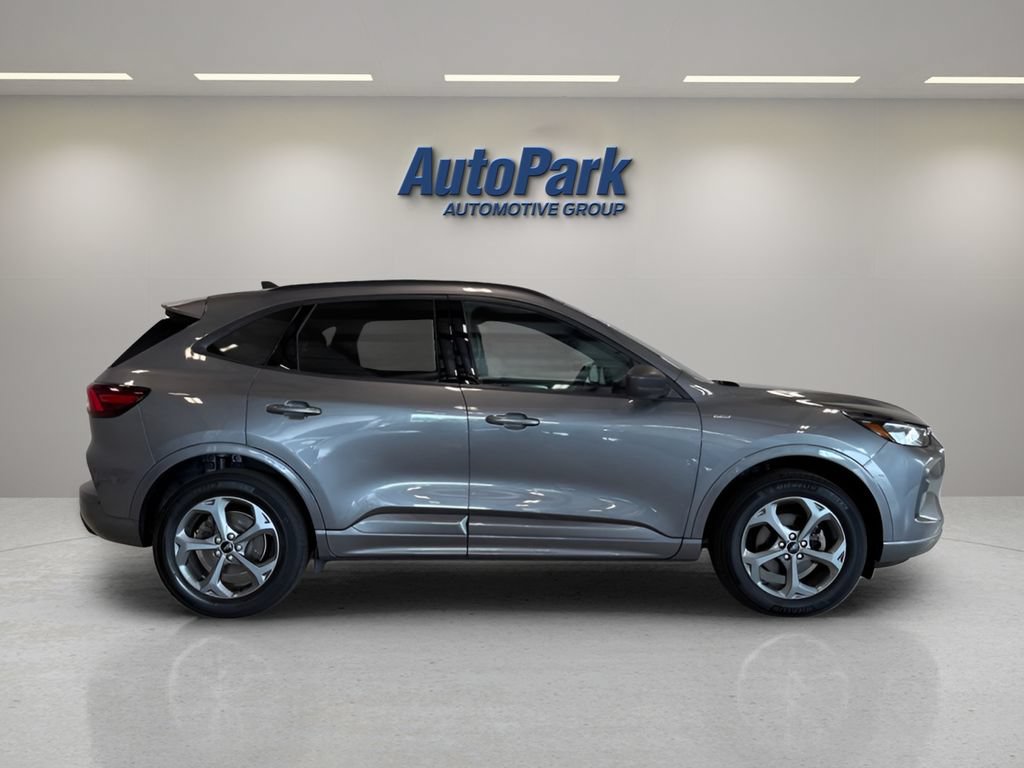 Used 2024 Ford Escape ST-Line w/ Tech Pack #1 AWD/4WD image 8