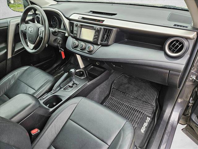 Used 2018 Toyota RAV4 LE FWD image 19