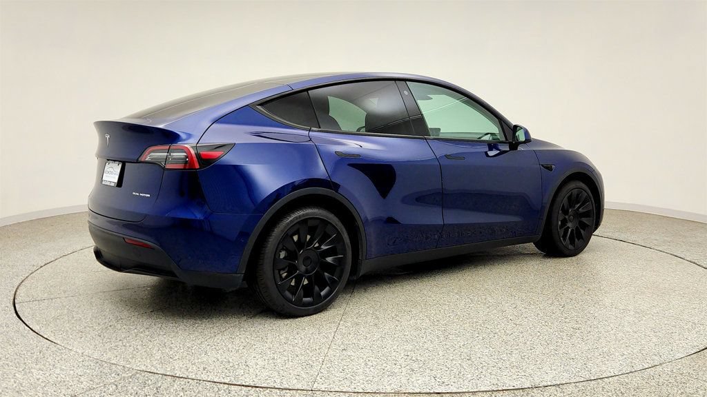 Used 2022 Tesla Model Y Long Range AWD/4WD image 5