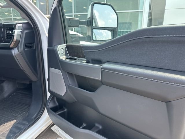 Used 2023 Ford F350 Lariat w/ Lariat Ultimate Package AWD/4WD image 9