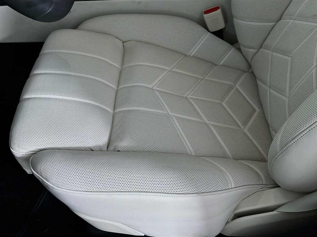 New 2026 BMW 750e xDrive w/ Executive Package image 21