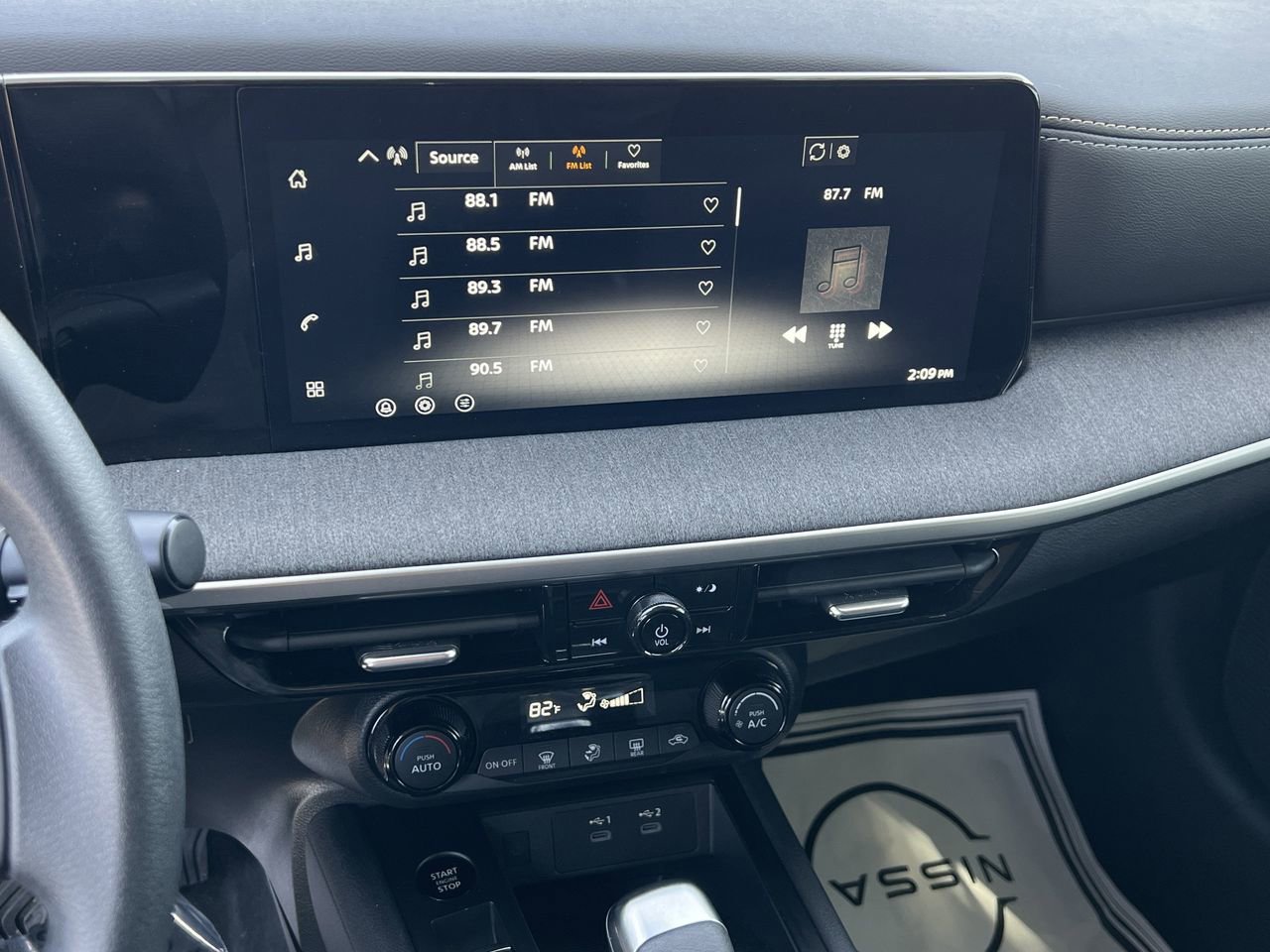 Used 2026 Nissan Kicks SV image 14