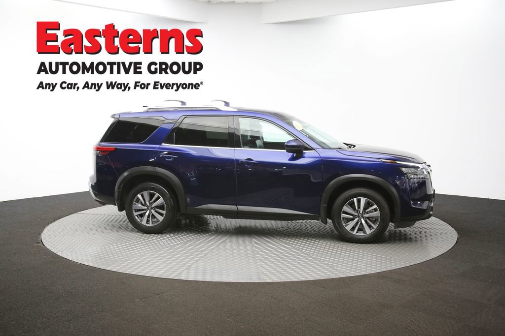 Used 2024 Nissan Pathfinder SL AWD/4WD image 46