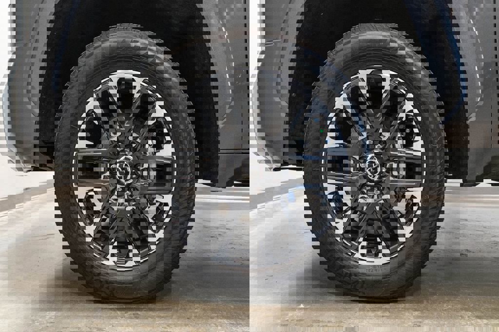 Used 2023 Toyota Tundra Limited w/ Power Package image 11