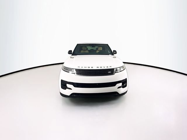 Used 2024 Land Rover Range Rover Sport SE image 2