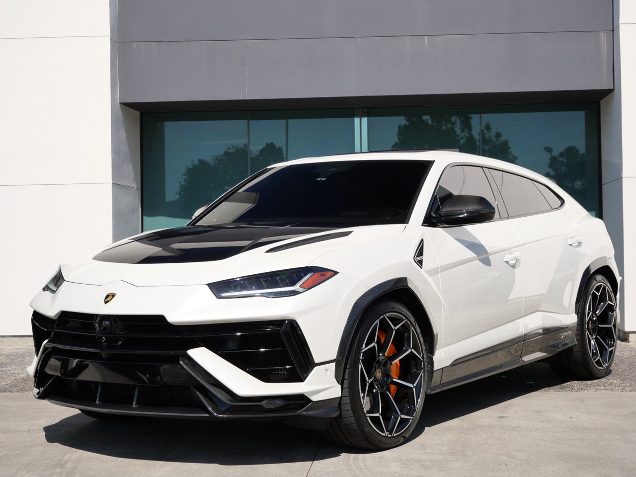 Used 2024 Lamborghini Urus Performante AWD/4WD image 23