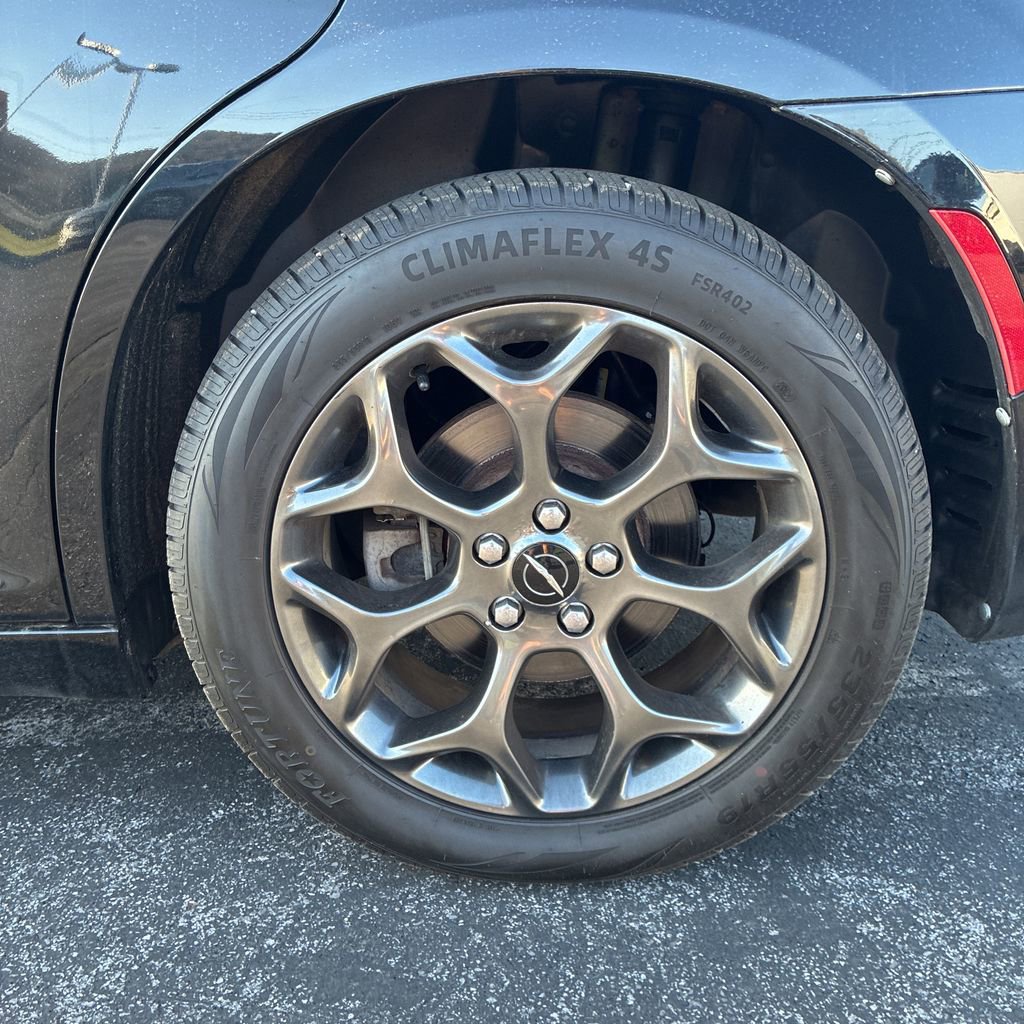 Used 2017 Chrysler 300 S w/ 300S Premium Group AWD/4WD image 22