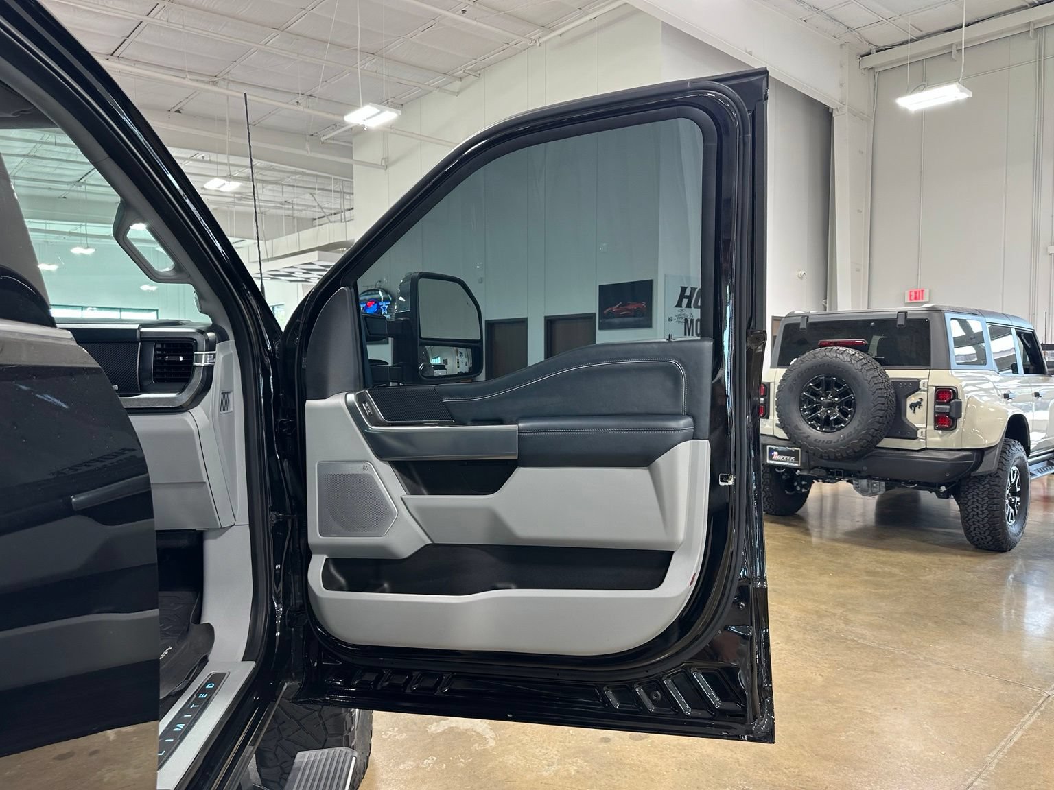 Used 2024 Ford F250 Limited w/ FX4 Off-Road Package AWD/4WD image 46