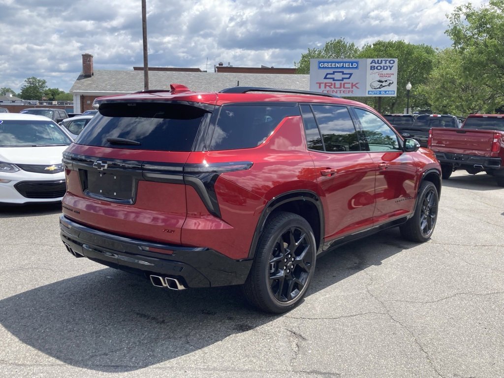 Used 2024 Chevrolet Traverse RS w/ LPO, Floor Liner Package image 7