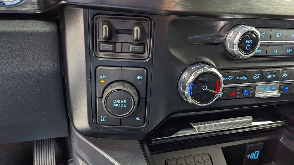 Used 2024 Ford F350 Lariat w/ Lariat Ultimate Package image 31