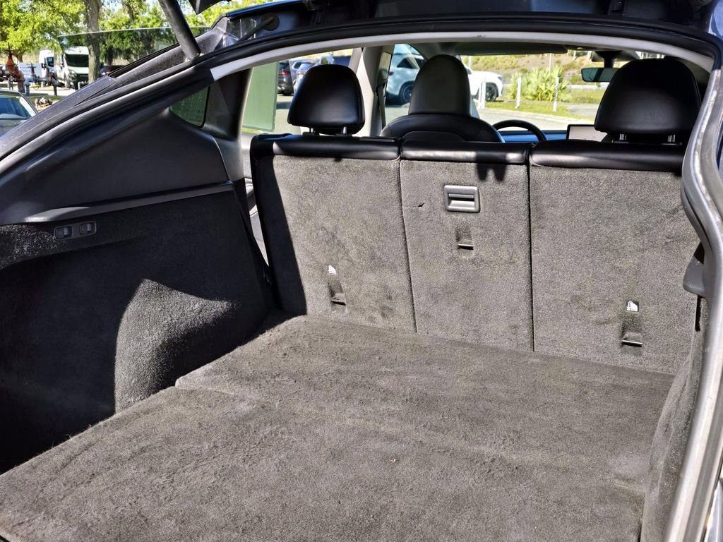 Used 2023 Tesla Model Y Long Range image 30