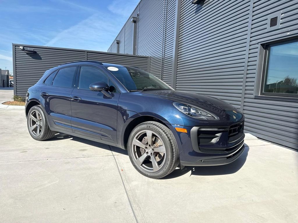 Certified 2023 Porsche Macan Turbo image 9