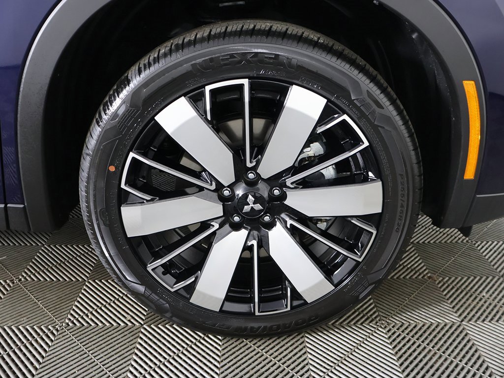 New 2025 Mitsubishi Outlander SE image 24