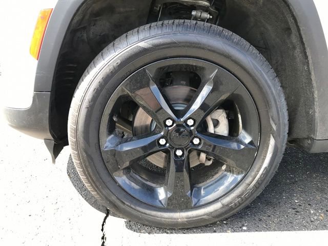Used 2023 Jeep Grand Cherokee Altitude AWD/4WD image 21