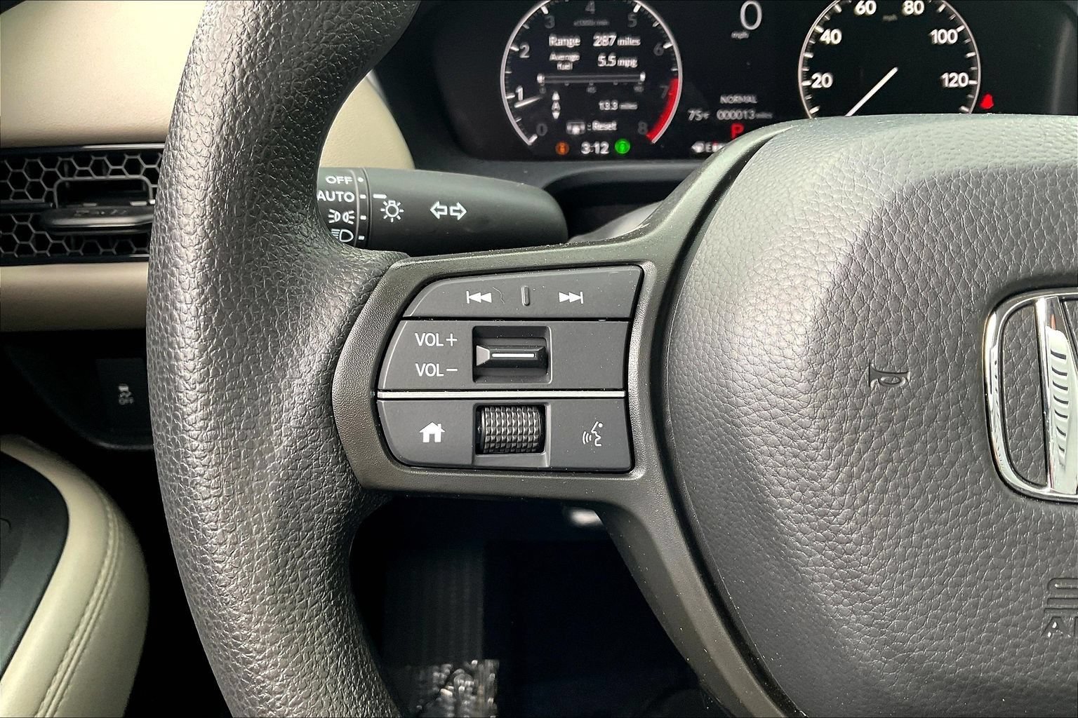 Used 2026 Honda HR-V LX image 11