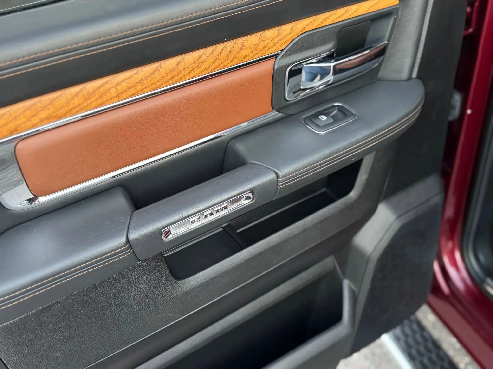 Used 2018 RAM 1500 Laramie Longhorn w/ Convenience Group AWD/4WD image 40