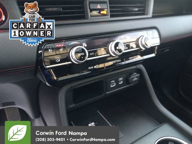 Used 2025 Honda Pilot Black Edition image 17