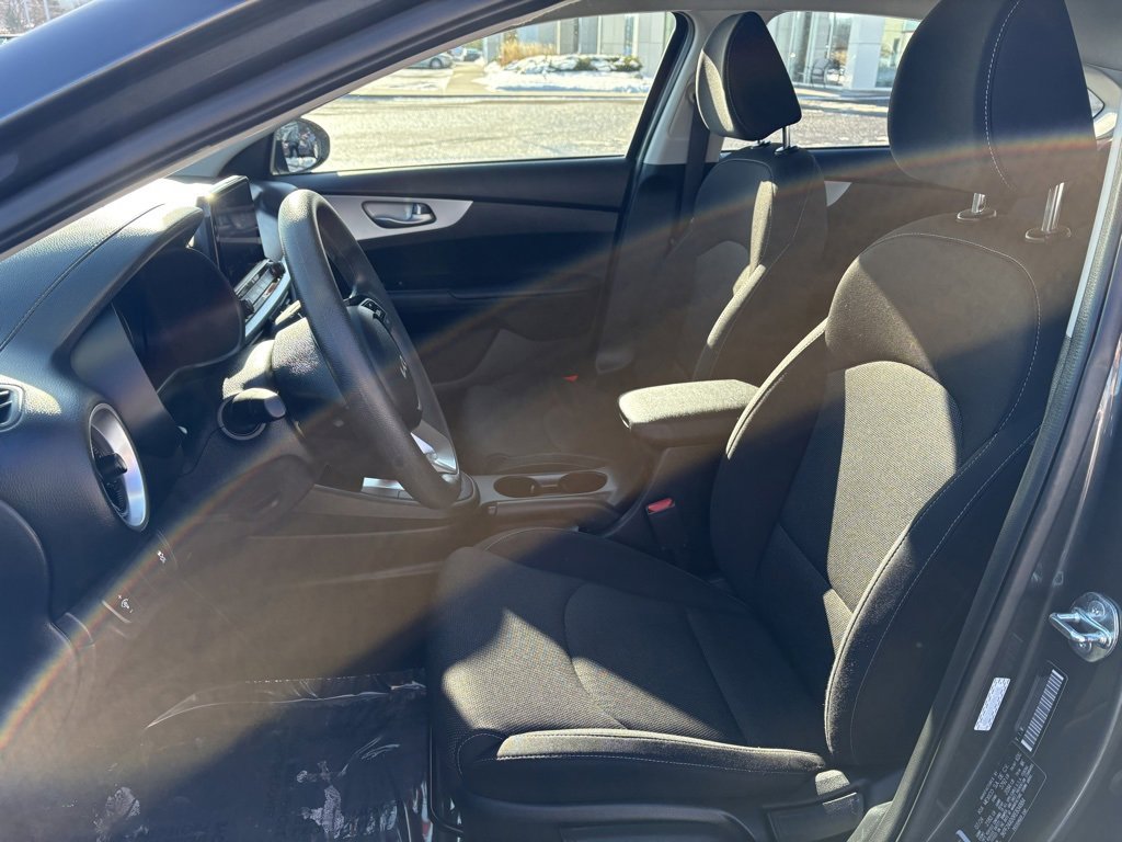 Used 2024 Kia Forte LXS image 8
