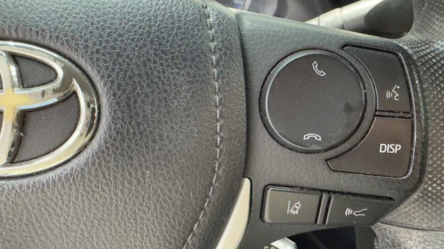 Used 2018 Toyota Corolla LE FWD image 25