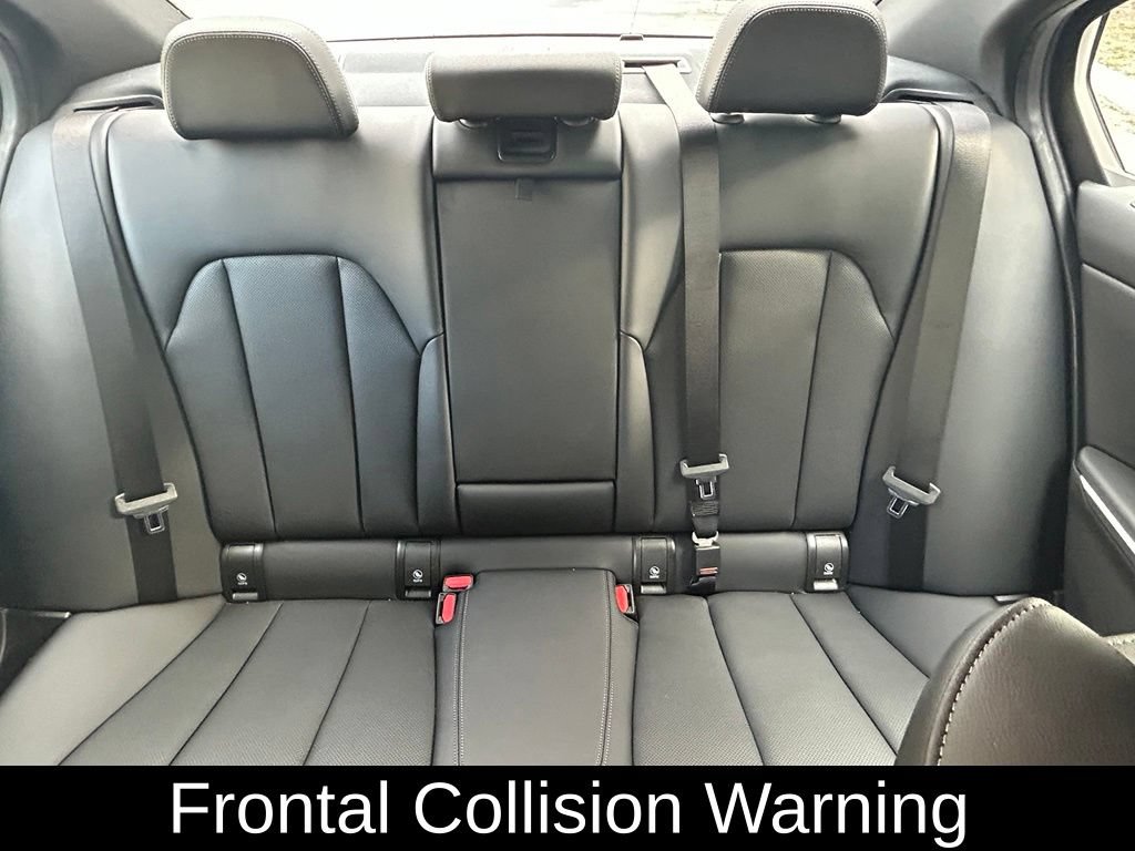 Used 2025 BMW 330i Sedan w/ Convenience Package RWD image 13