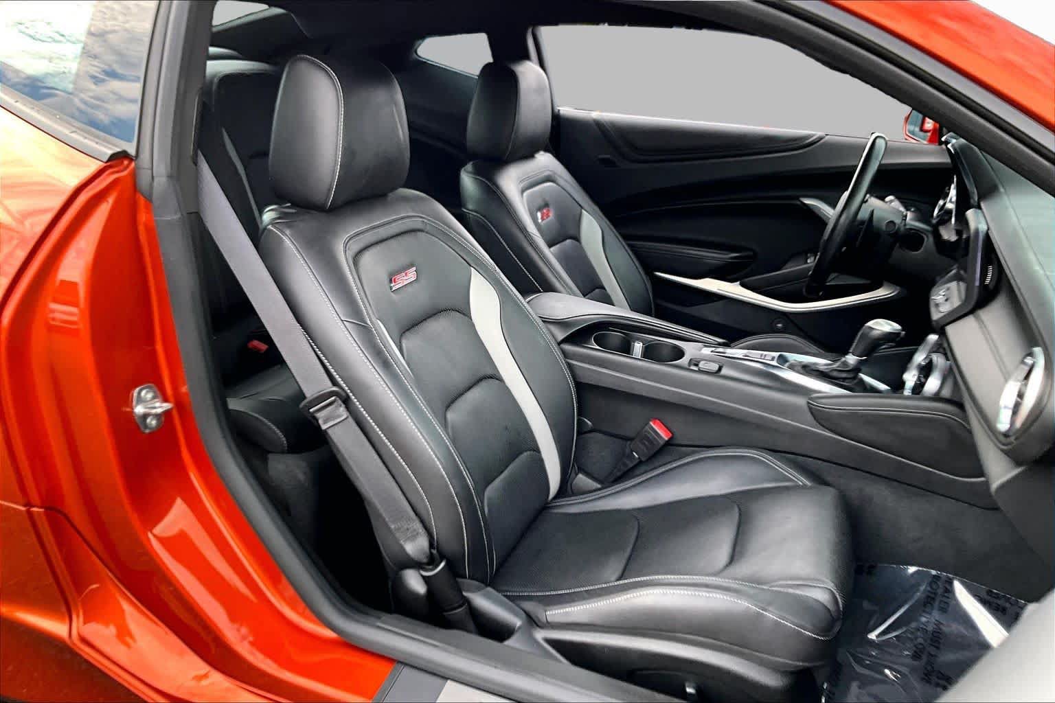 Used 2022 Chevrolet Camaro SS RWD image 9