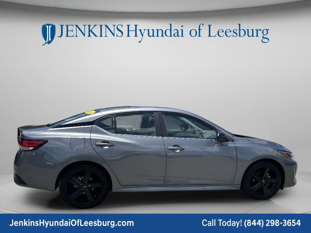 Used 2024 Nissan Sentra SR FWD image 4