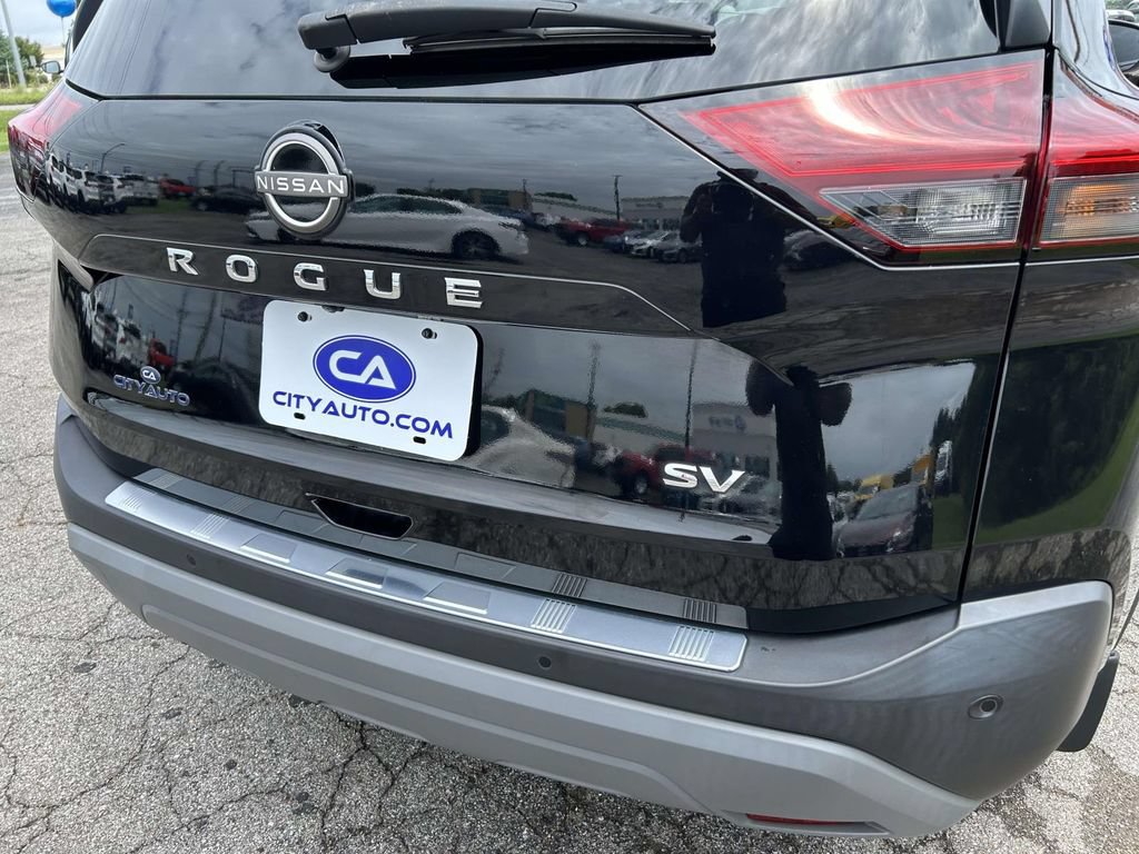 Used 2023 Nissan Rogue SV FWD image 13