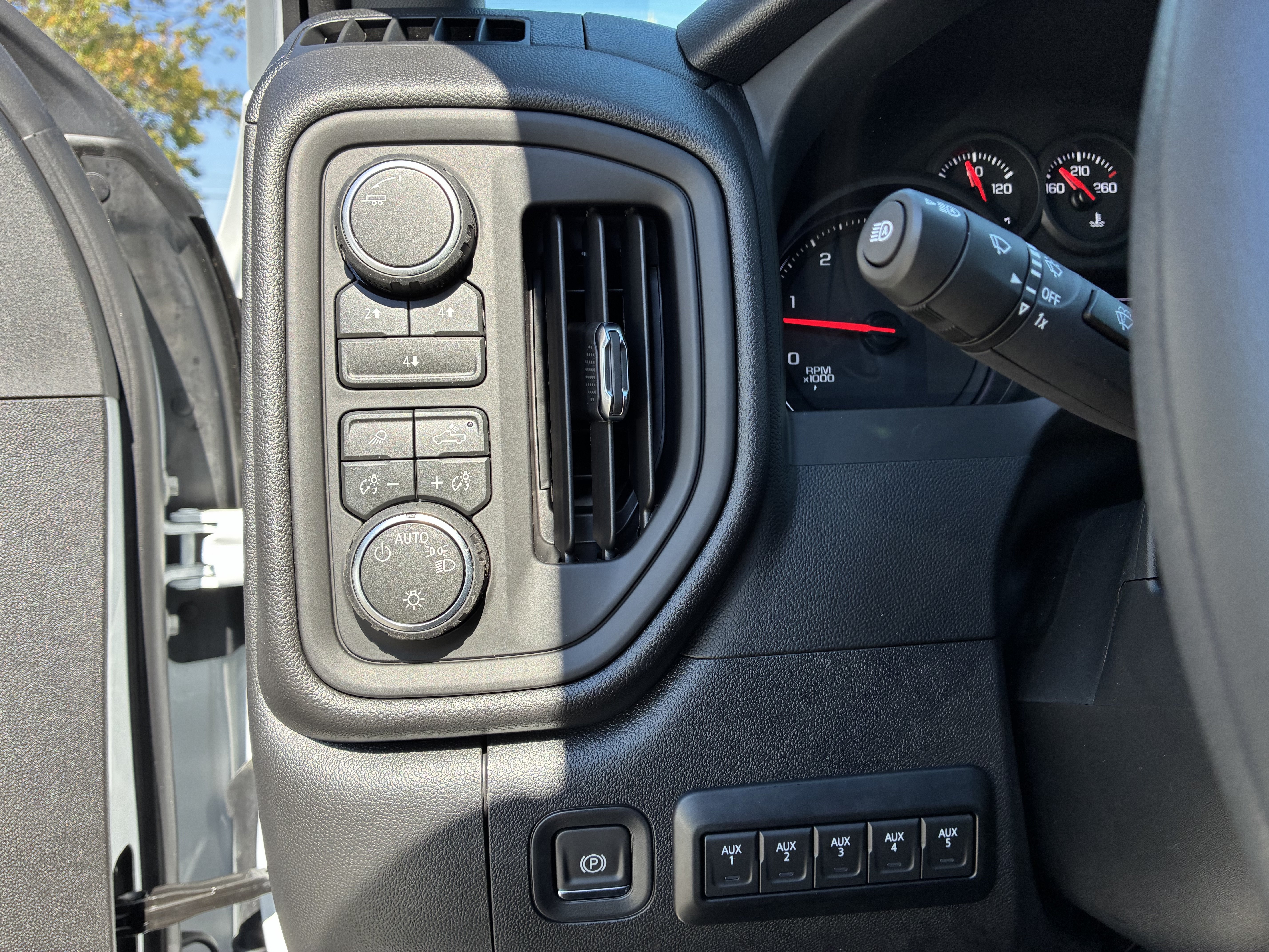 New 2026 Chevrolet Silverado 3500 W/T w/ WT Convenience Package AWD/4WD image 32