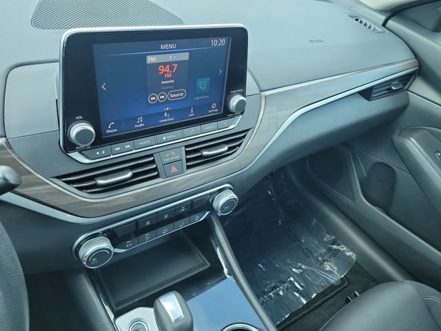 Used 2024 Nissan Altima 2.5 SV FWD image 28