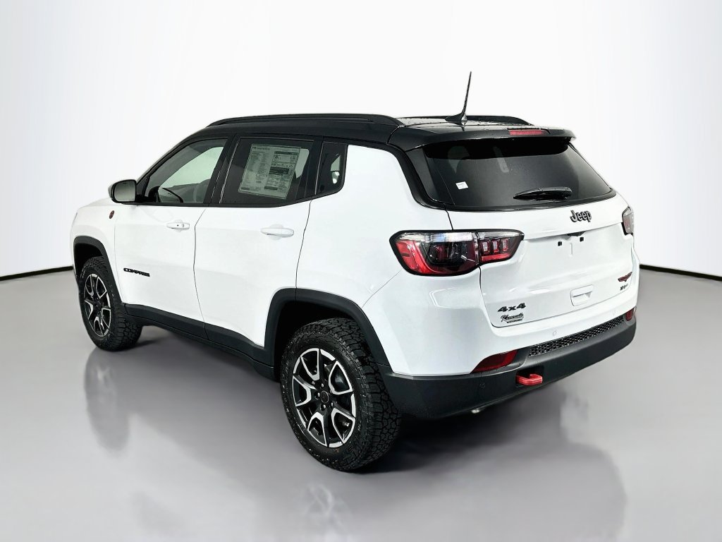 New 2026 Jeep Compass Trailhawk w/ Sun, Sound & Navigation Group AWD/4WD image 5
