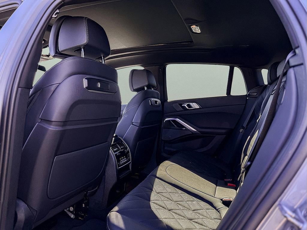 Used 2025 BMW X6 M60i image 22