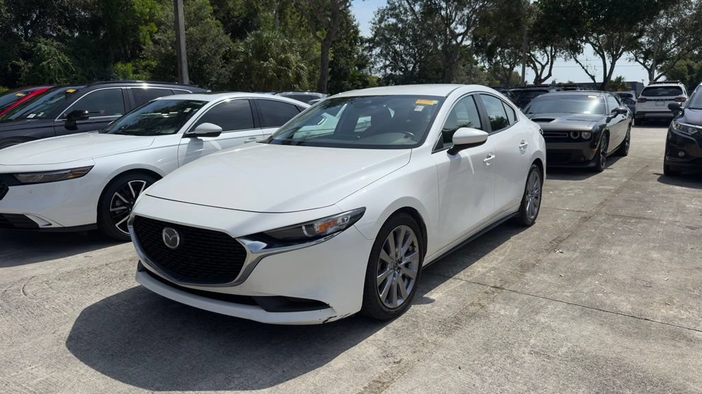 Used 2020 MAZDA MAZDA3 Sedan w/ Select Package FWD image 2