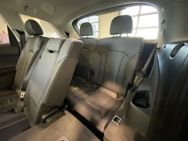 Used 2024 Audi Q7 2.0T Premium Plus image 16