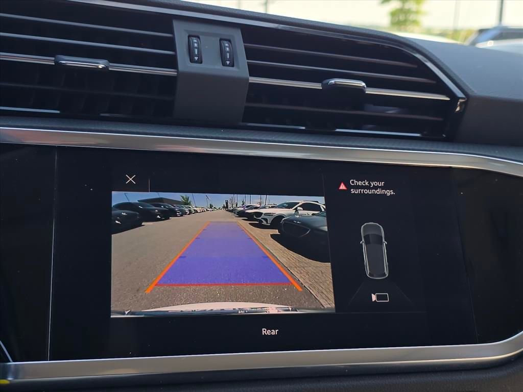 Used 2021 Audi Q3 2.0T Premium image 16