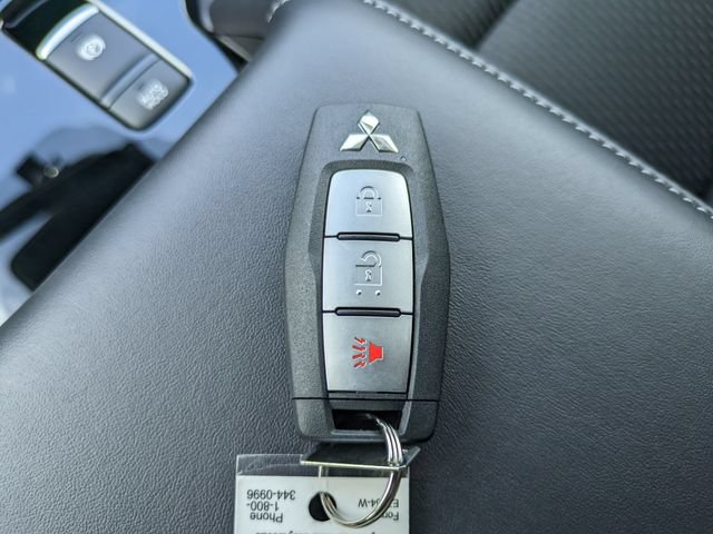 New 2026 Mitsubishi Outlander ES FWD image 28
