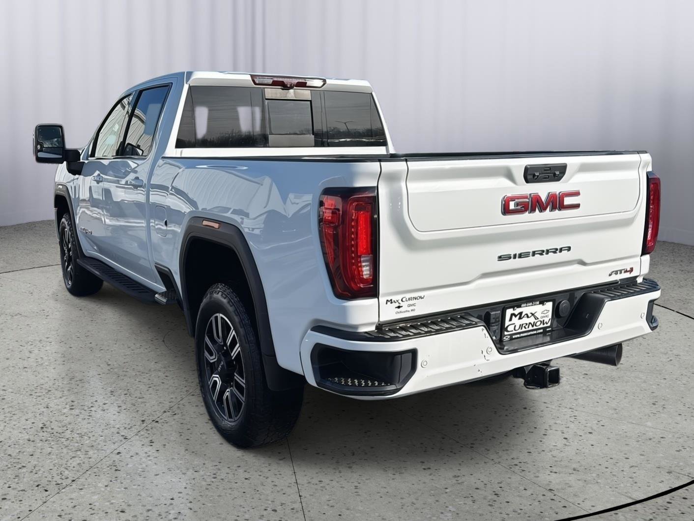 Used 2023 GMC Sierra 2500 AT4 w/ AT4 Premium Plus Package image 3