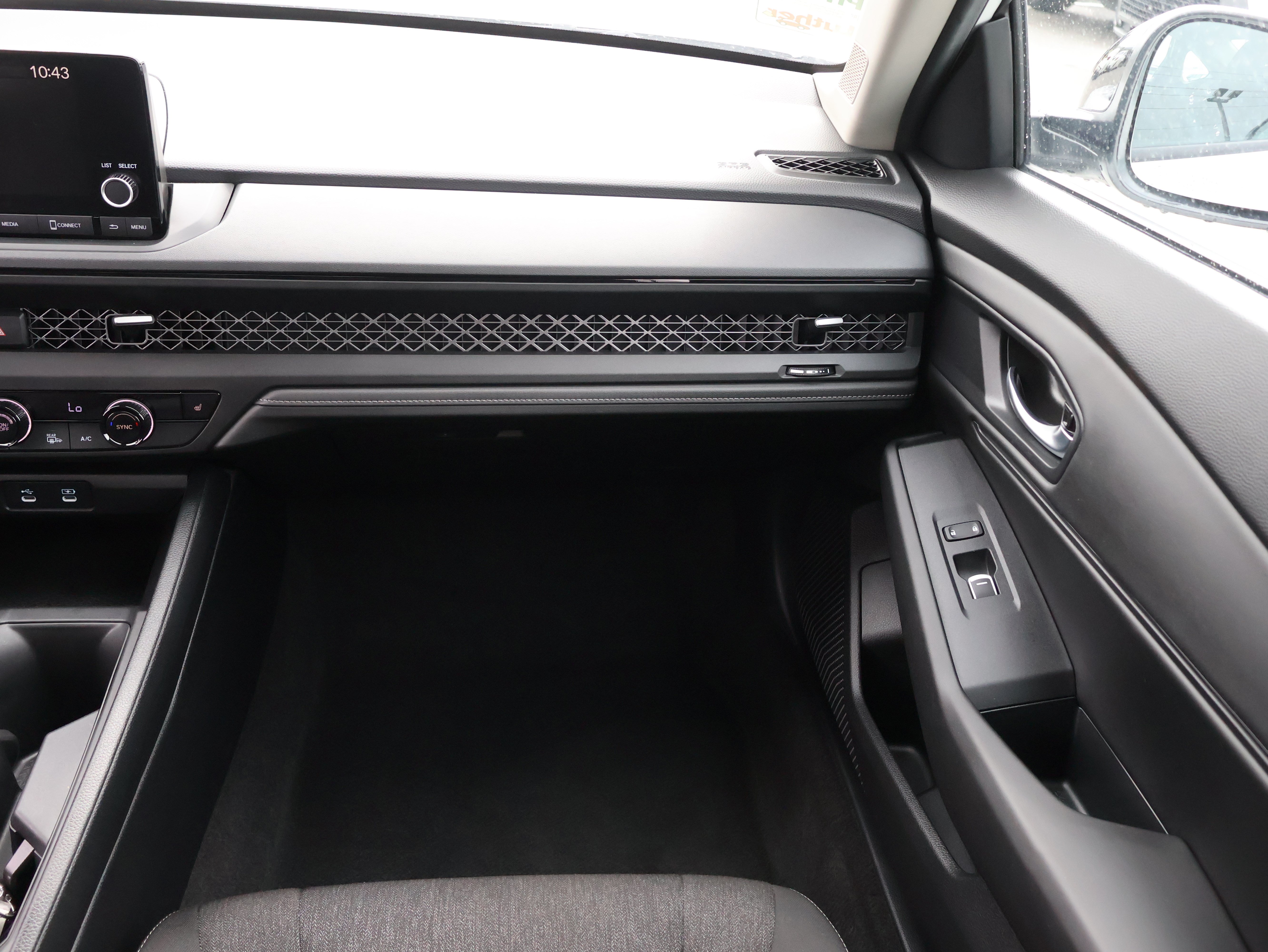 Used 2025 Honda Accord SE image 13
