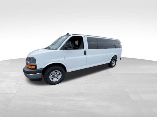 Certified 2025 Chevrolet Express 3500 LT w/ LT Preferred Equipment Group image 4